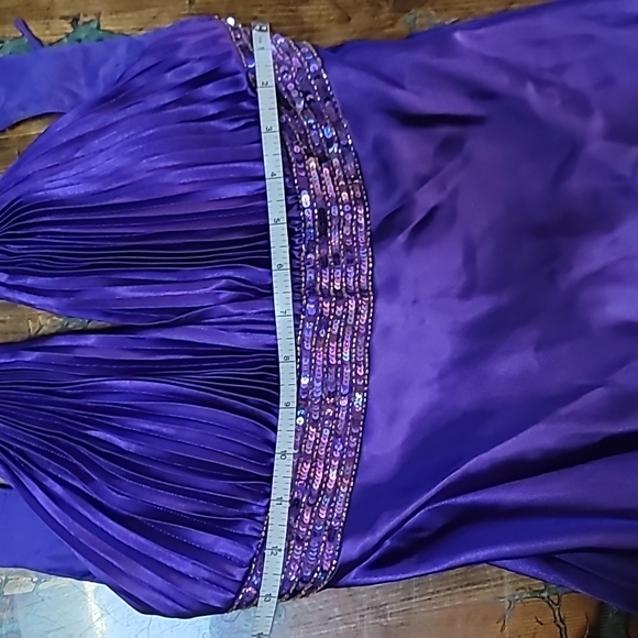 Dave & Johnny's by Laura Ryner Satin Purple Dress Bead & Sequin Formal Gown Prom - Picture 6 of 7